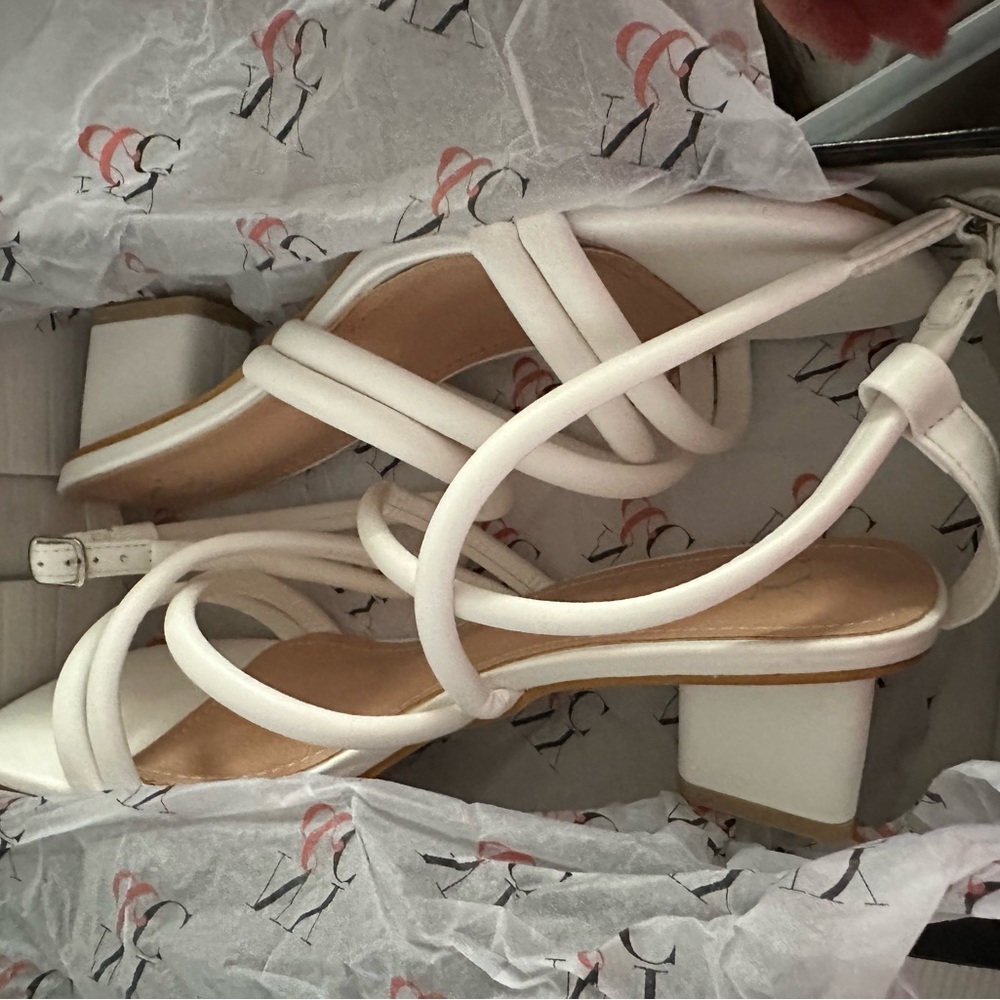 Elegant White Strappy Women's Sandals